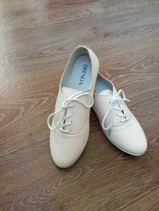 Продам кожаные новые макасины.