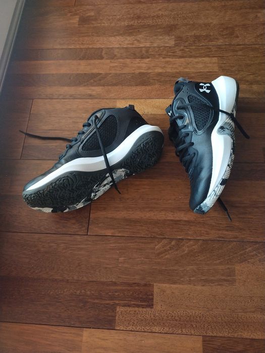 Under Armour buty chłopięce r 39 JAK NOWE