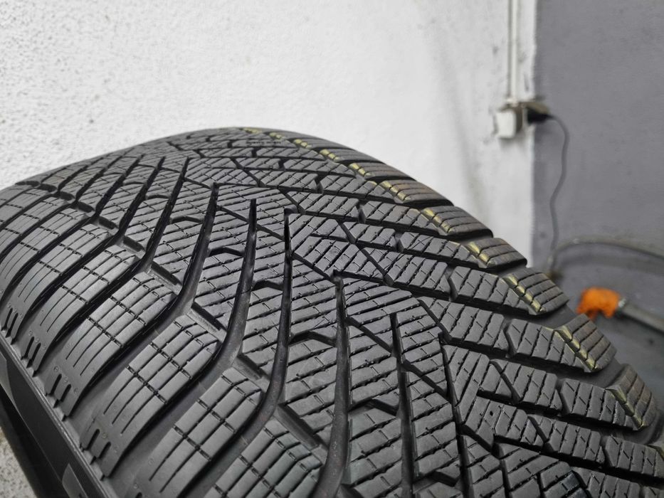 255/45/19 100H Pirelli Cinturato Winter 2 seal D.4924