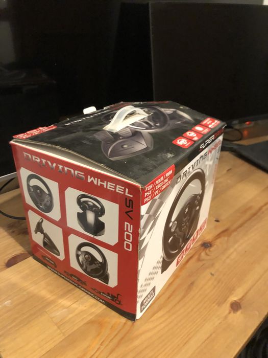 Volante + Pedais SUPERDRIVE SV 200 (Multiplataforma - Preto)