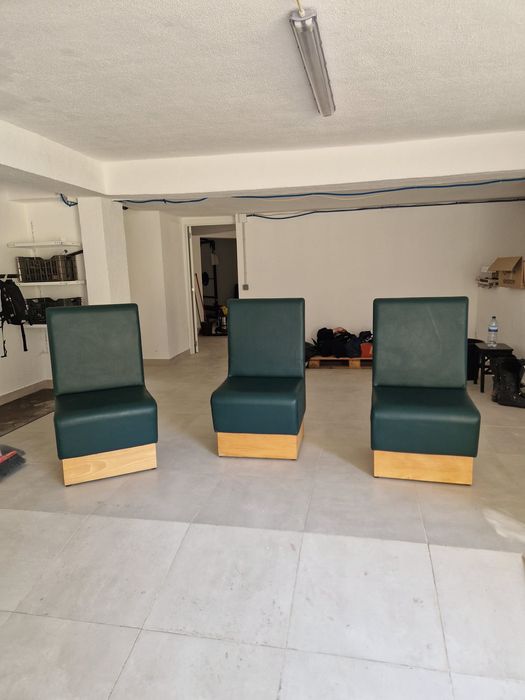 3 cadeiras de pele semi-novas Ideais para receção, salão ou barbearia