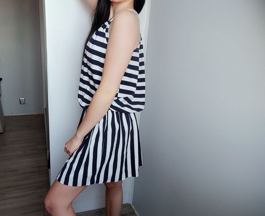 Sukienka selfieroom S w paski jak nowa z gumką w pasie