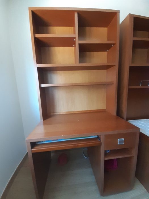 Cama dupla e secretárial