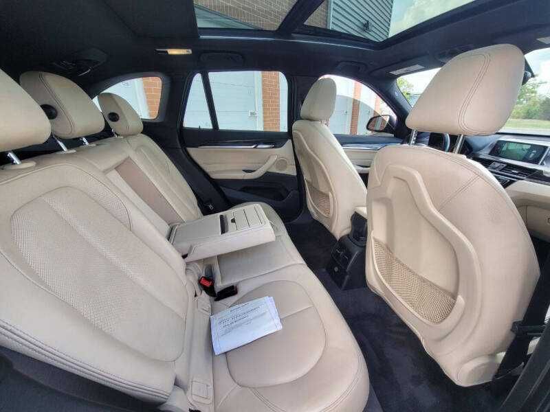 2016    BMW    X1