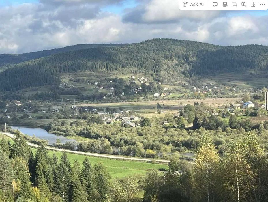 Великий котедж у мальовничому зеленому місці в горах Карпати Східниця