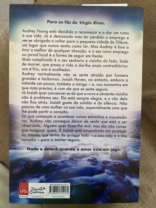 Vendo livro Obsession Falls entre o amor e a obsessão de Claire Kingsl