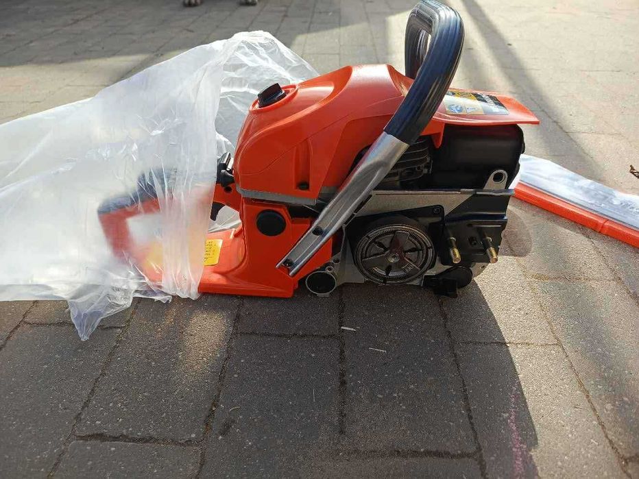 Piła łańcuchowa  Pilarka spalinowa