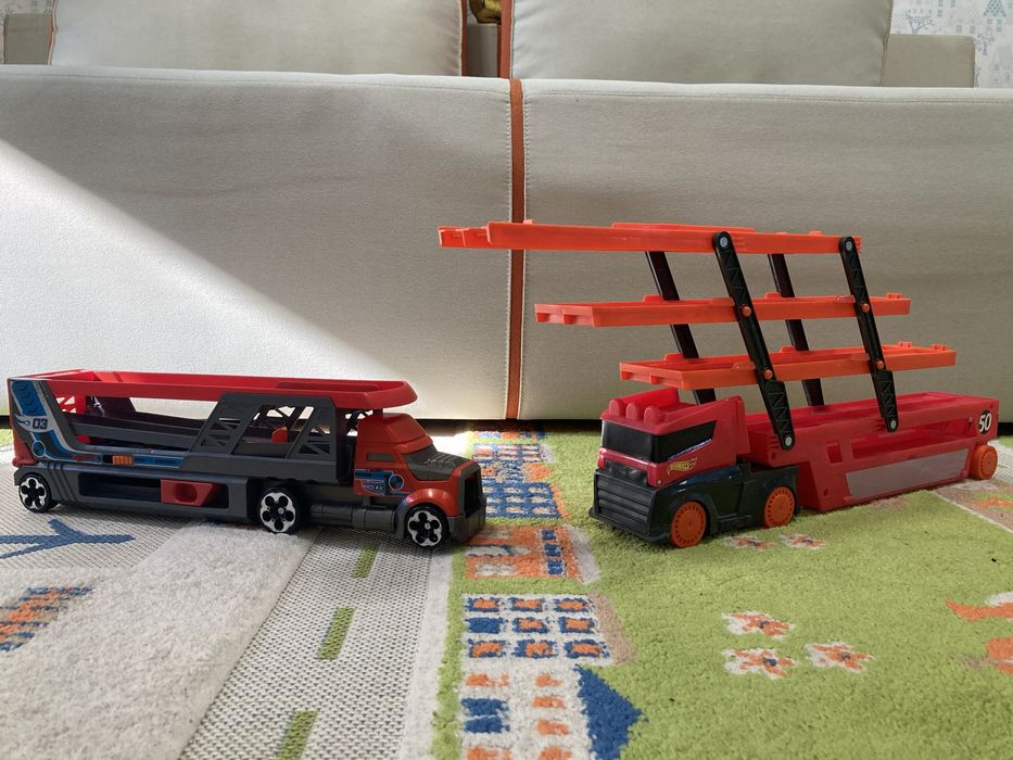 Автовоз Hot Wheels трейлер вантажівка хот вілс