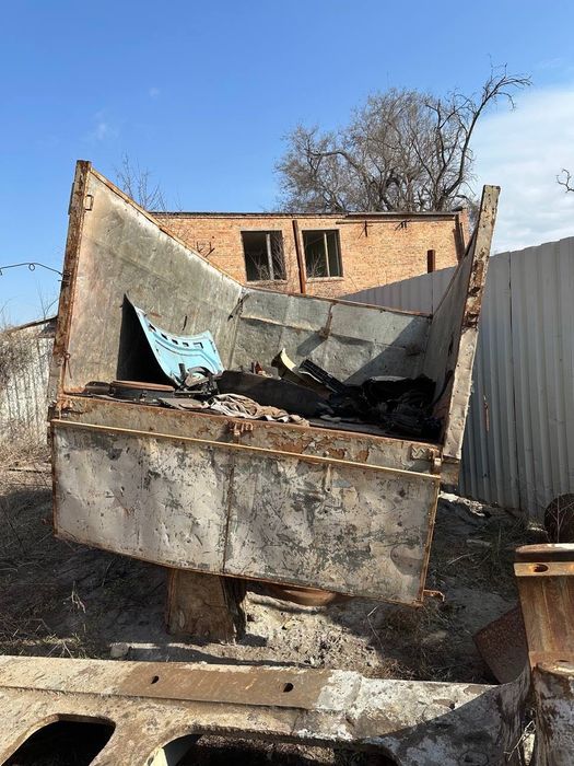 Автомобіль газель на деталі