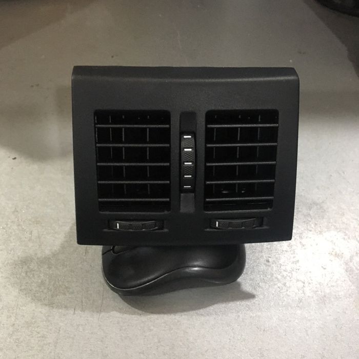 воздуховод подлокотника, в торпедо шкода Октавия, Суперб, Гольф…