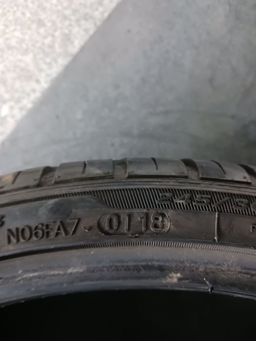 Vendo pneus semi-novos 245/30/20 Superia