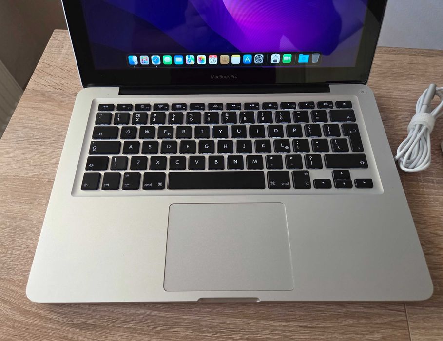 Laptop Apple Macbook Pro 13 i5 8GB Ram 128GB SSD