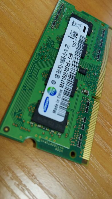 Оперативна пам'ять RAM DDR3 1Gb Samsung 1R*8 M471B2873FHS-CH9