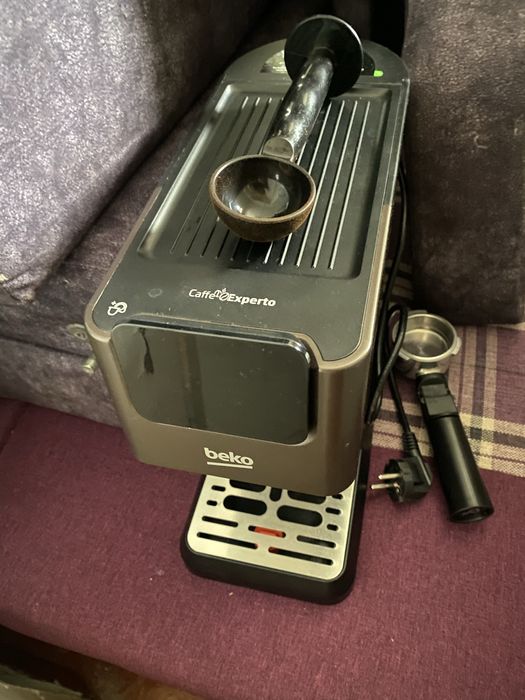 Кофемашина в хорошем состоянии пользовались месяц