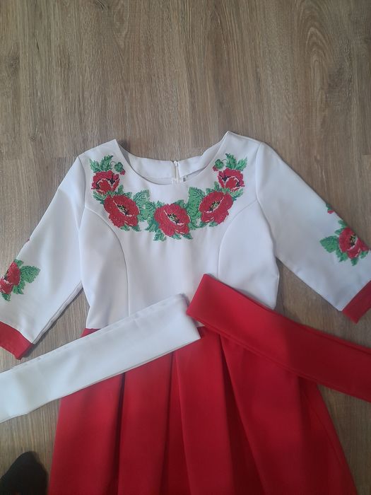 Вишите плаття жіноче