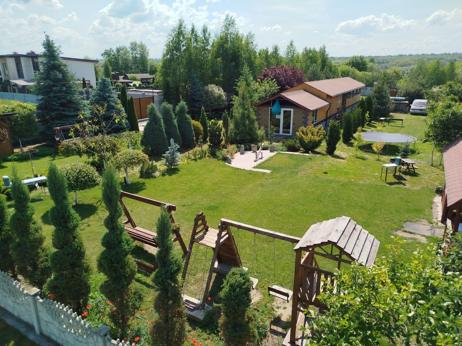 Аренда дома посуточно, территория. Беседки, манглы, стадион., бассейн.