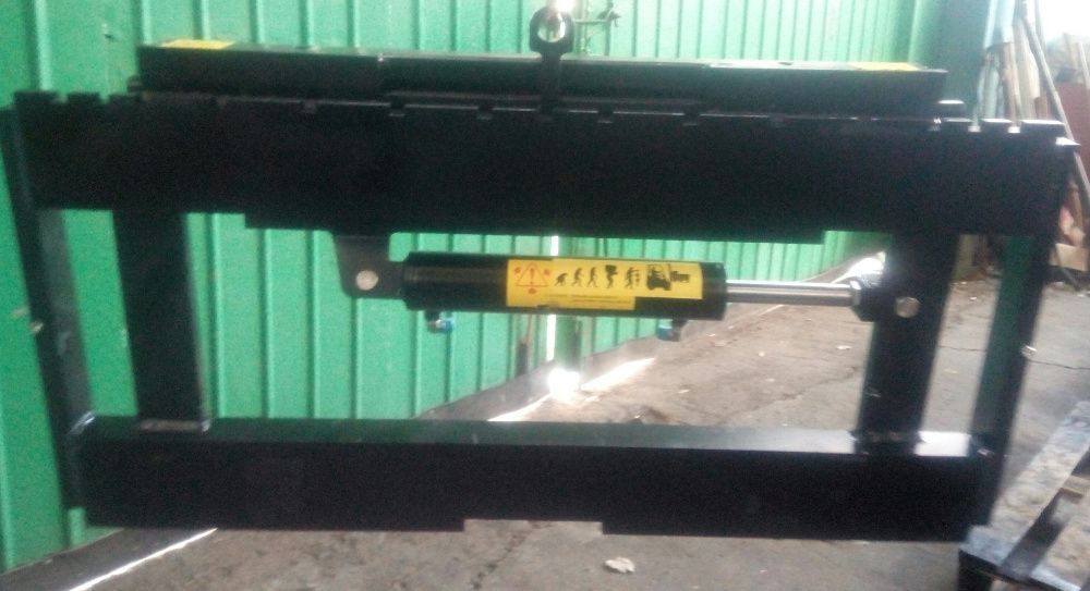 Каретка бокового здвигу вил для погрузчиків від 3,5 до 7,0 т.