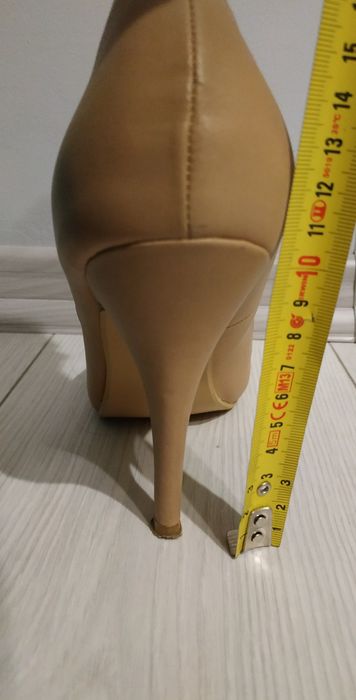 Buty na obcasie/szpilki/beżowe/Boot Square/r.39