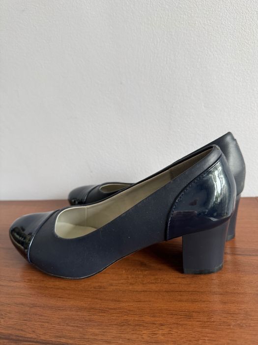 Nowe buty na obcasie, granat, roz 38