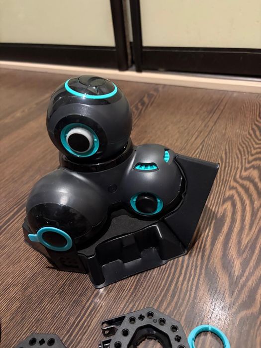 Робот для програмування CUE Robot