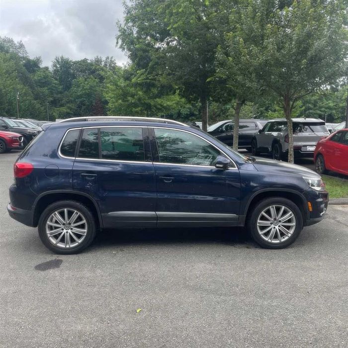 Volkswagen Tiguan SE 4Motion      2013