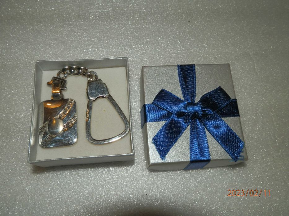 Lindo Porta Chaves  em Prata maciça