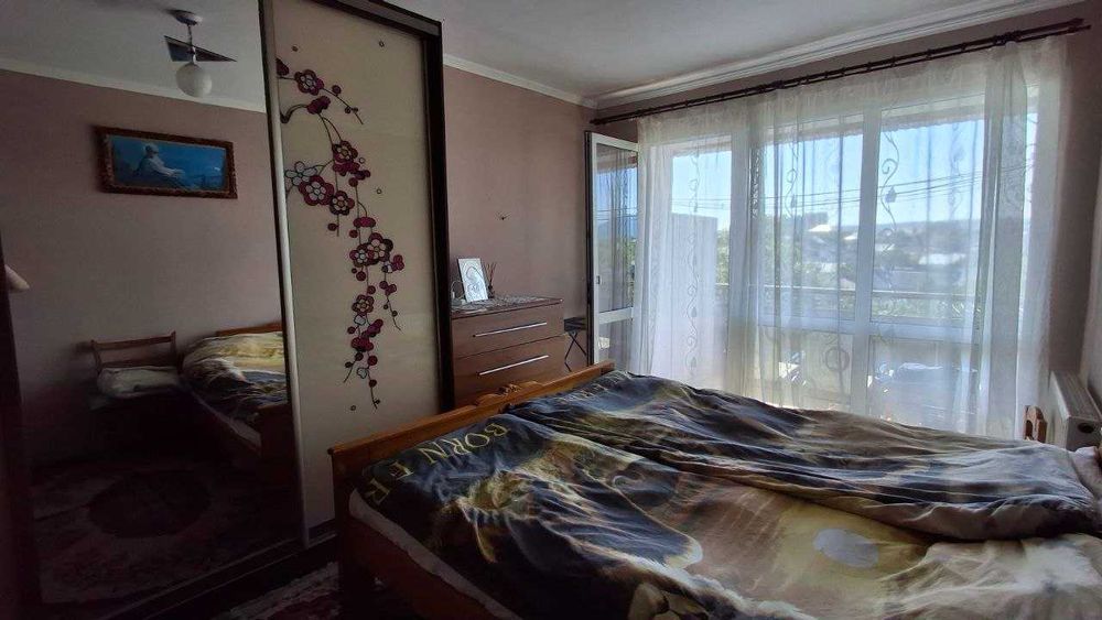 Продаж 3 к. квартири Надвірна, центр, 66 м2, двостороння, балкони