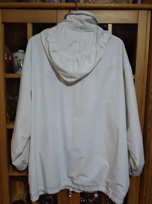 Kurtka kremowa..