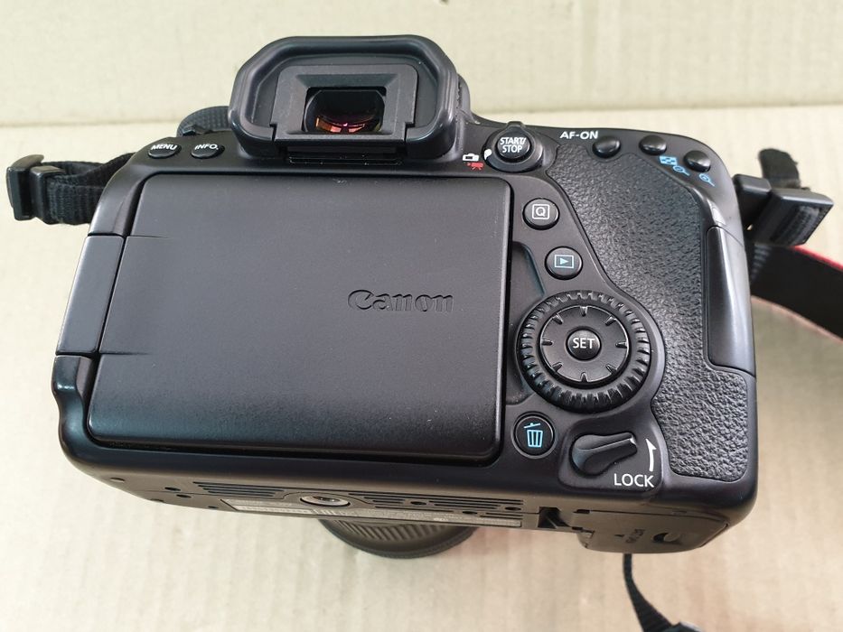 Камера Canon EQS 80D , обьектив Canon 10-18 mm.
