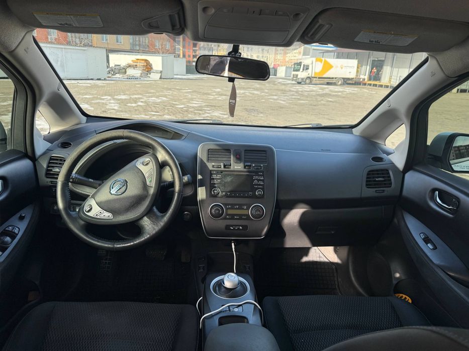 Продам Nissan leaf