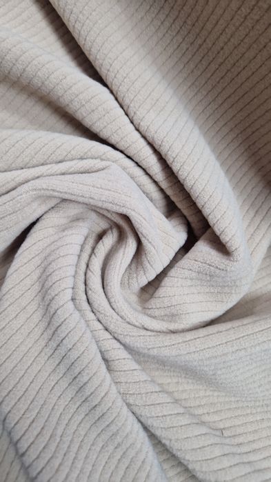 Dzianina polar beż rąbek szer.165 cm.Promocja