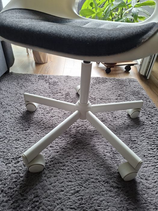 Krzesło obrotowe Ikea Loberget do biurka  fotel obrotowy