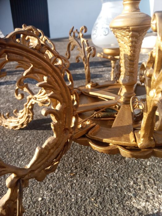 Vendo candeeiro muito bonito dourado