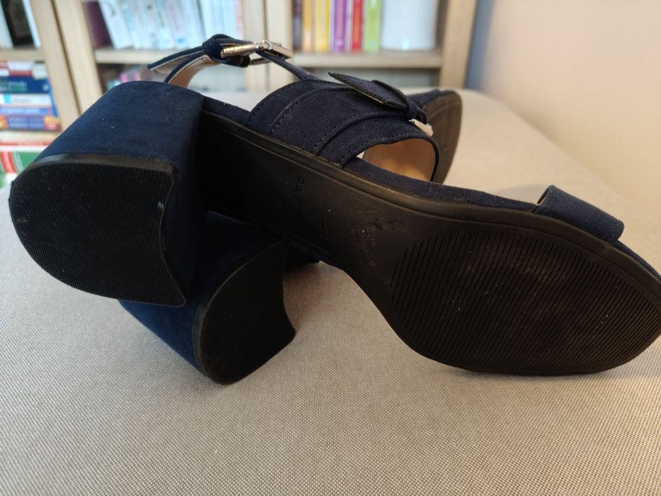 Granatowe sandały na słupku Parfois r. 40