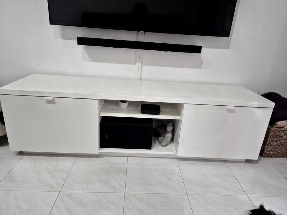 Aparador de TV medidas nas fotos