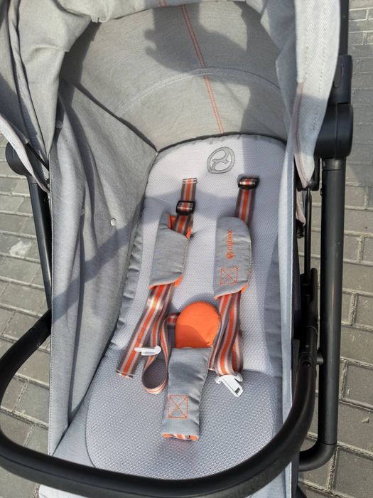 Коляска Cybex Beezy
