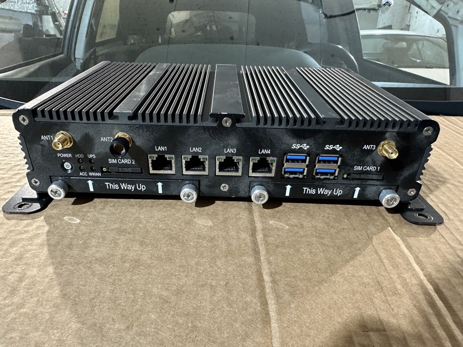 sintrones boxv-3611-4L-D5G