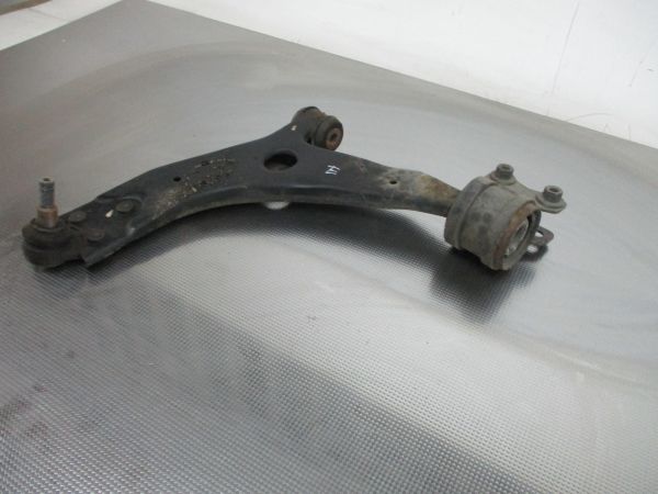 Braço de suspensão frente esquerdo FORD Focus II (DA_)