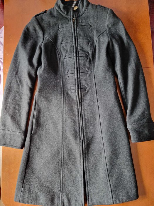 Płaszcz retro taki jak gotycki czarny 34 na 146cm wzrostu Divided H&M