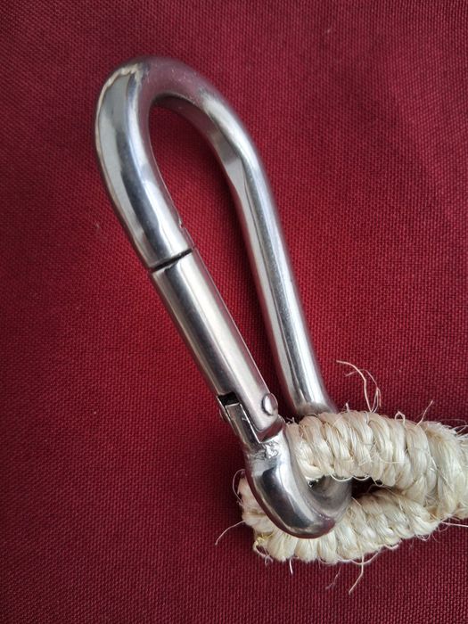 Trela para cão, biodegradável e reciclável, feita à mão.