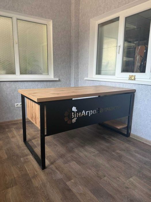 Обладнання для магазинів, бутиків з ДСП. Офісні меблі. Виробник.