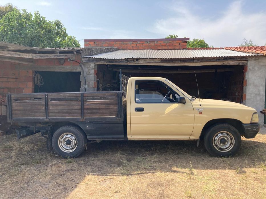 Toyota Hilux 136.000km comprovados.