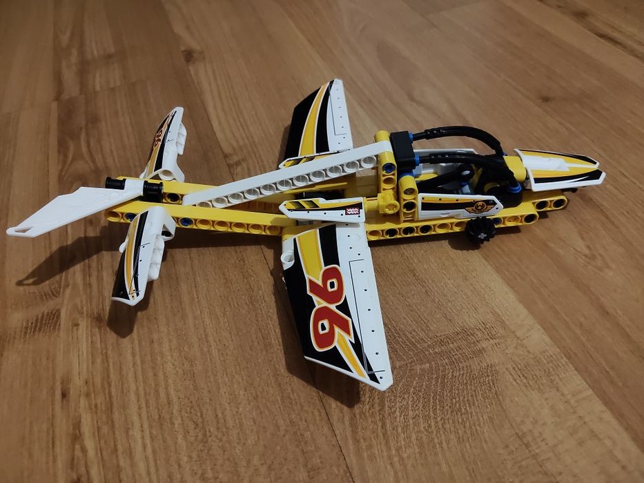 LEGO 42044 - samolot LEGO technic