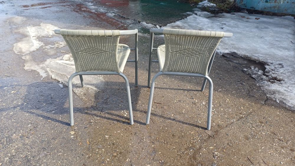 Продам садові стільці бу