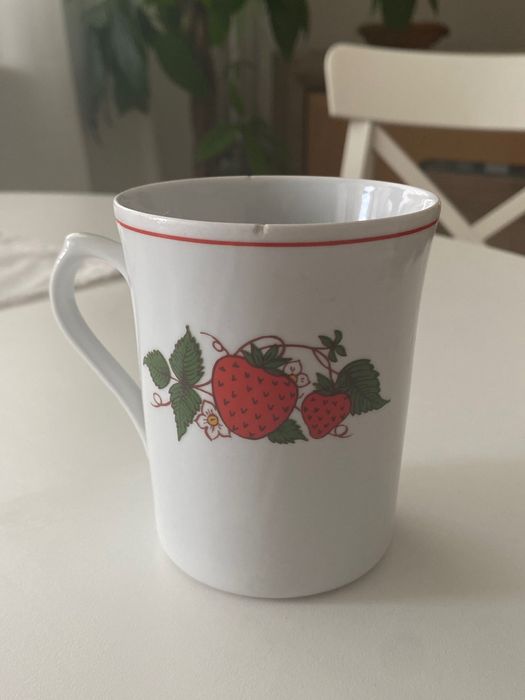 Kubek Lubiana truskawki PRL