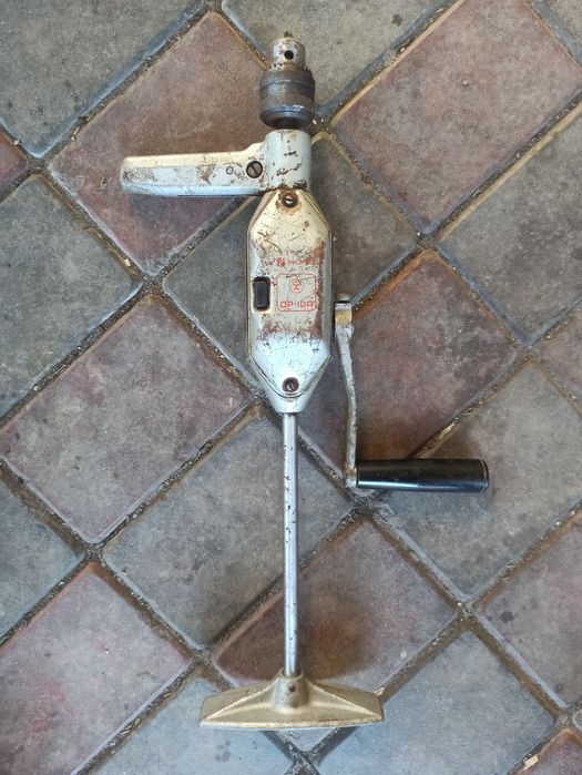 Продам ручну дрель