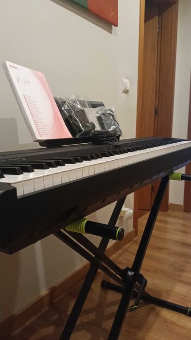 Piano Digital Yamaha P45 (Como Novo)