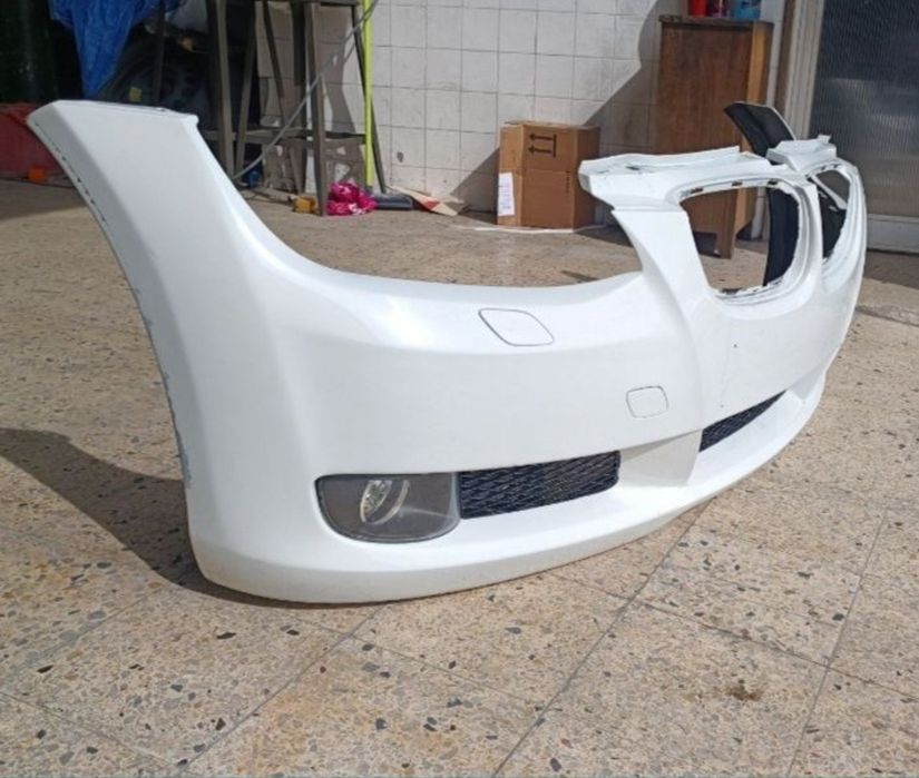 Parachoque BMW e92 original com faróis nevoeiro com pintura em branco