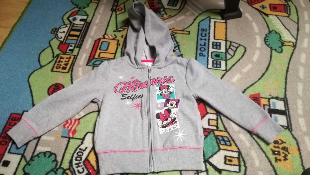 Varias roupas de menina 3/4 anos