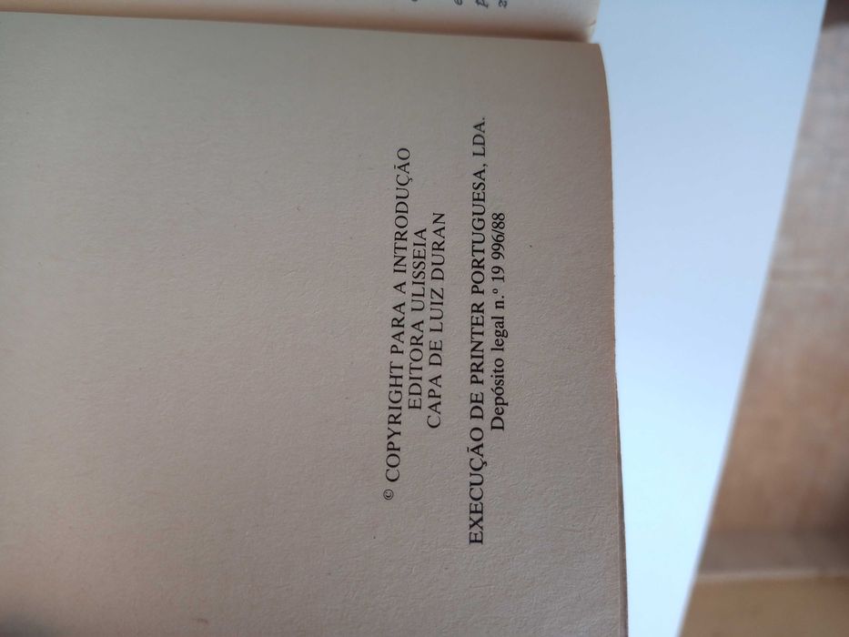 Livro "Os Maias" de Eça de Queirós